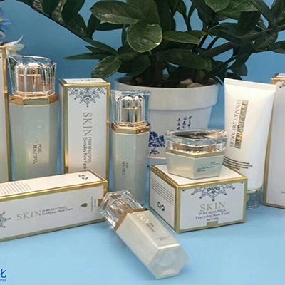 快看！這就是皮膚容易變黃變黑的原因